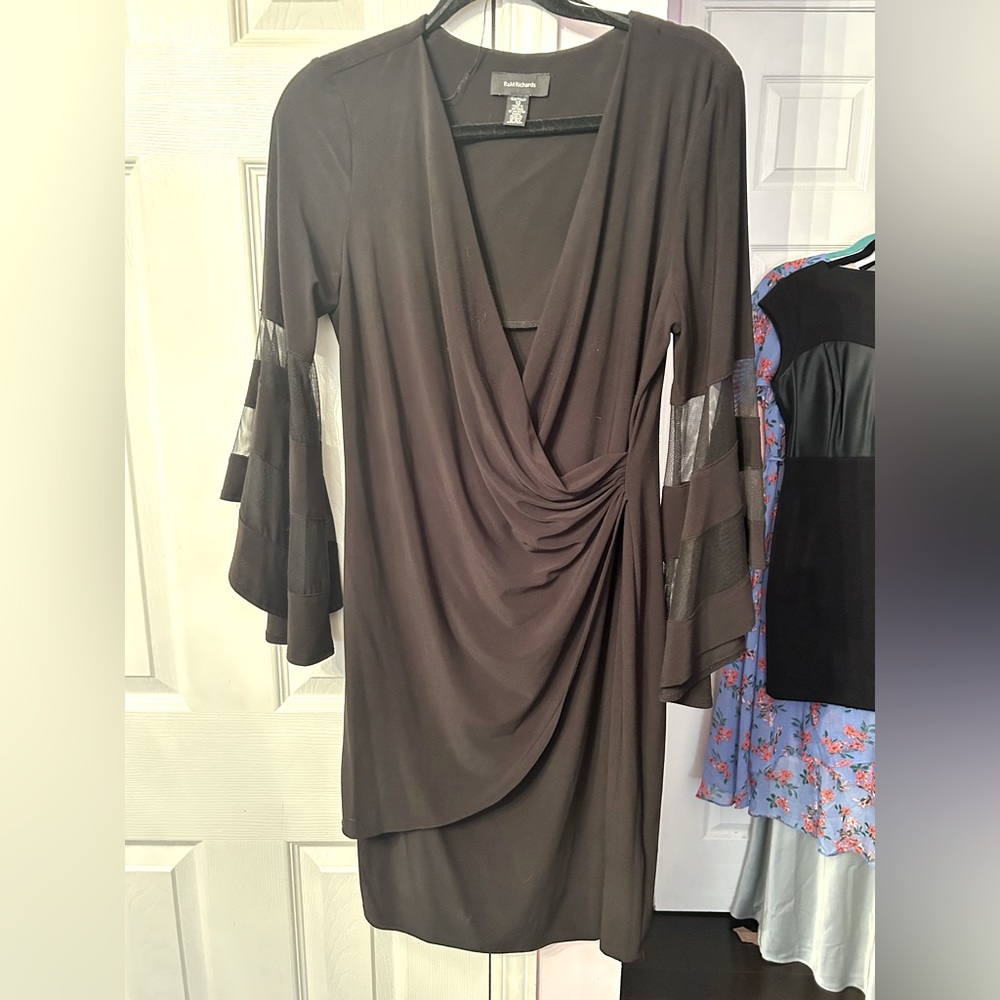 R&M Richards black dress / size 12 very stretchy / long sleeves